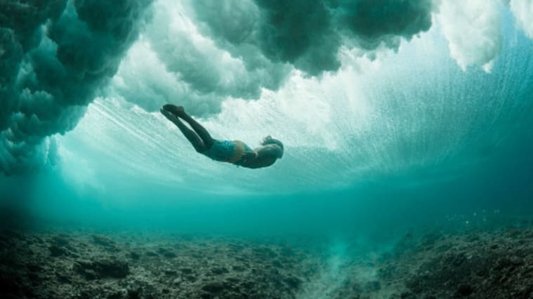 Corre por tu vida: Beneficios de bañarse en el mar