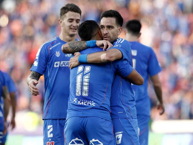 Universidad de Chile celebra el regreso de Eduardo Vargas