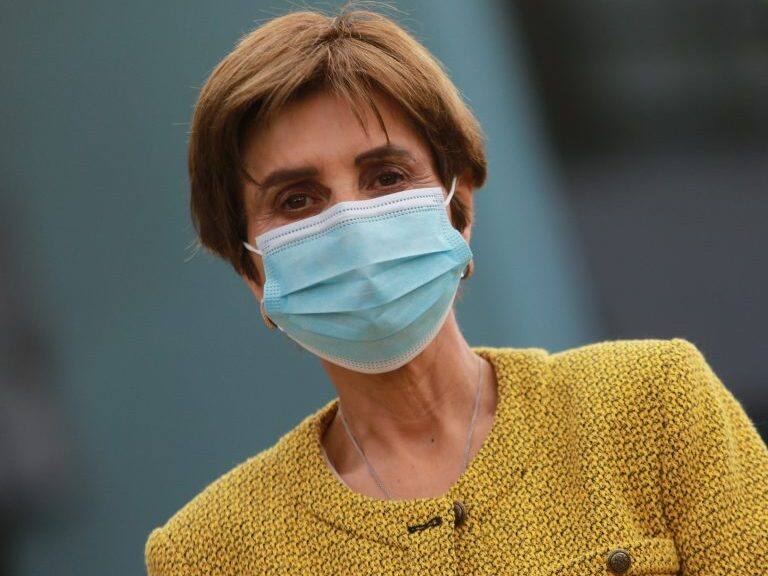 19 de Noviembre de 2021 / PEÑALOLEN Subsecretaria Paula Daza durante la actividad del Servel, presidido por Andrés Tagle, realiza un ejercicio práctico de sufragio para las próximas elecciones de este domingo 21
FOTO: DIEGO MARTIN /AGENCIAUNO