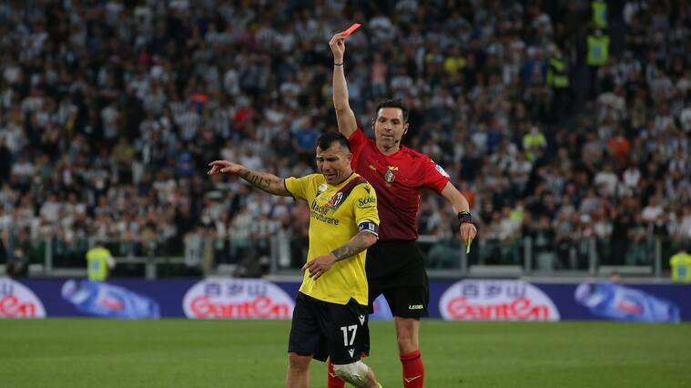 Gary Medel volvió a ser expulsado tras más de dos años