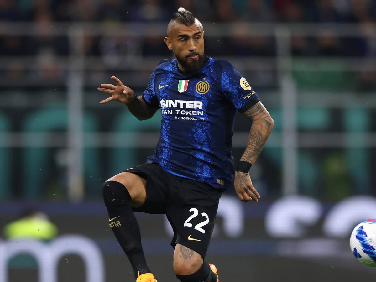 Prensa brasileña indicó que Arturo Vidal dio el ok para iniciar negociaciones con Flamengo, pero el club duda su fichaje