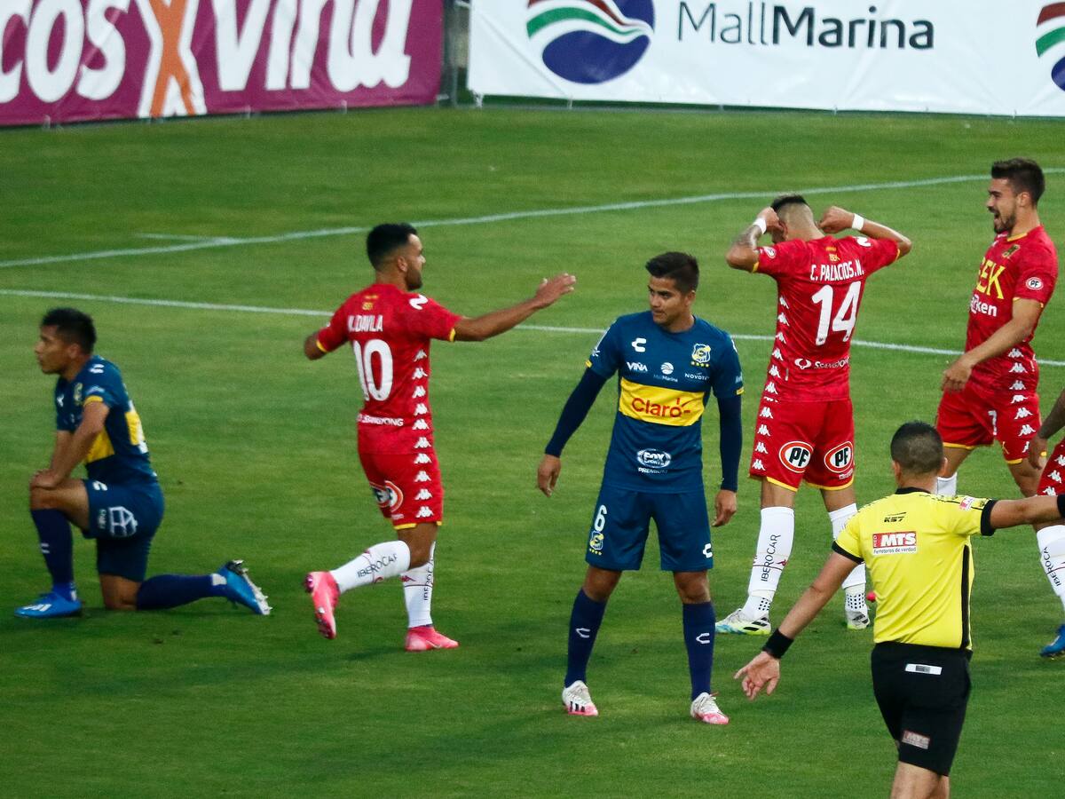 Unión Española logró sufrida victoria con dos expulsados ante Everton de Viña del Mar