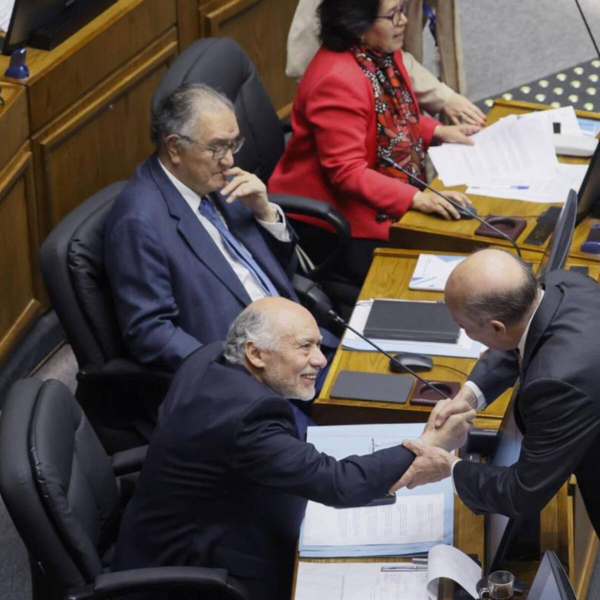 De “herramientas para progresar” a un “salto al vacío”: las reacciones tras la aprobación de la megarreforma en el Senado