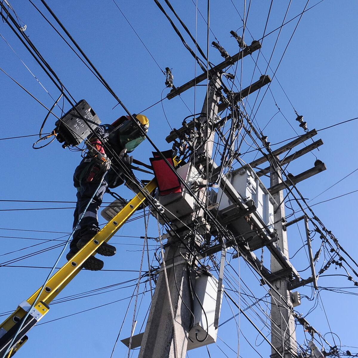 Enel anuncia corte programado de luz en Santiago este sábado: estas son las 6 comunas afectadas