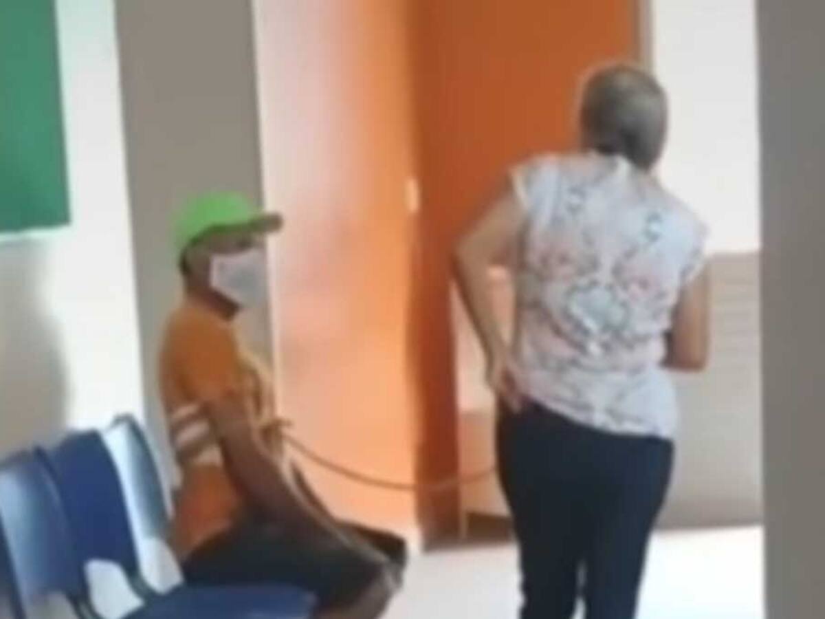 Viral: una mujer ató a su esposo y lo obligó a vacunarse contra el covid-19