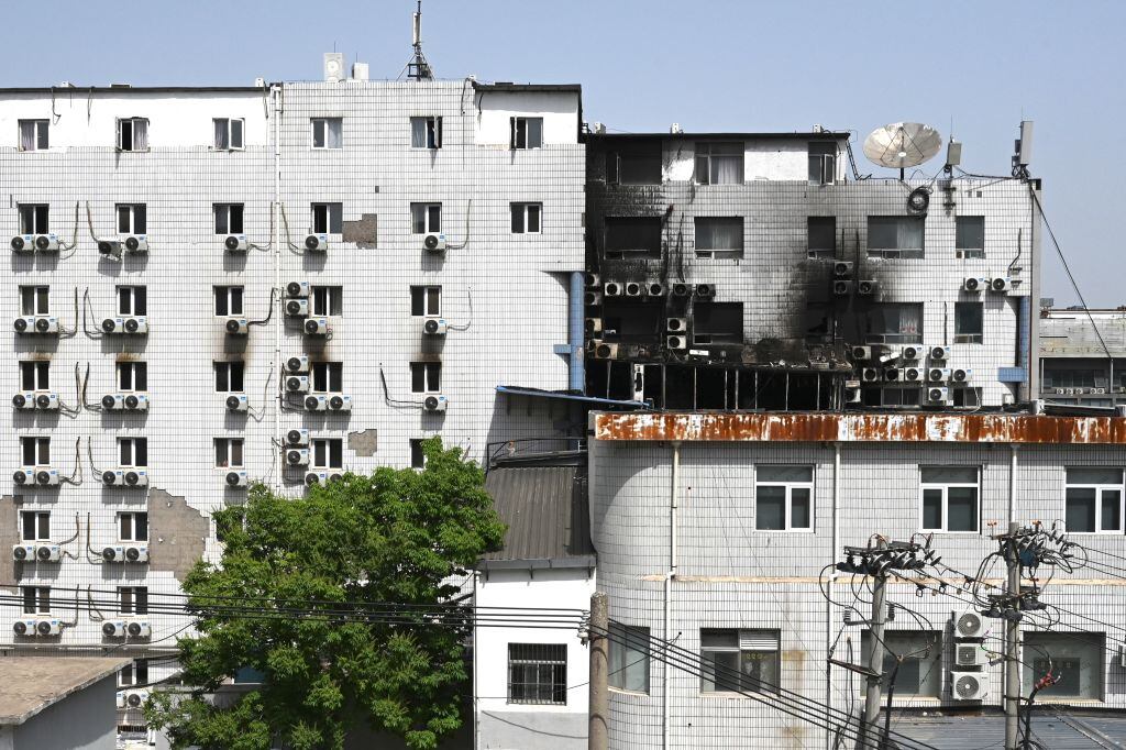 El daño del fuego al Hospital Changfeng de Pekín en China