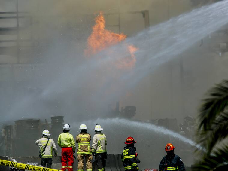 Explosión de camión genera incendio en la comuna de Renca