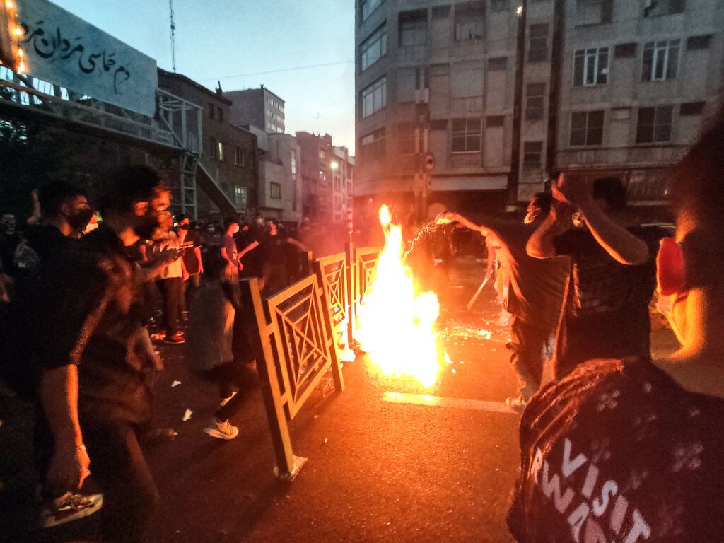 Las manifestaciones por la tarde y noche en la ciudad de Teherán en Irán