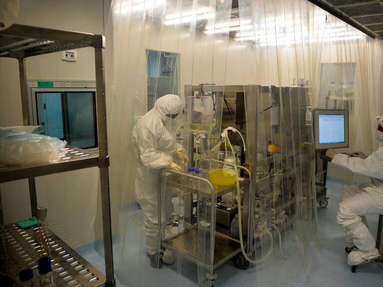 Los científicos elaboran las candidatas a vacunas en La Habana