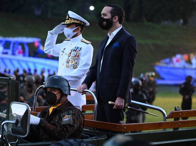 Bukele en acto del día del soldado de El Salvador