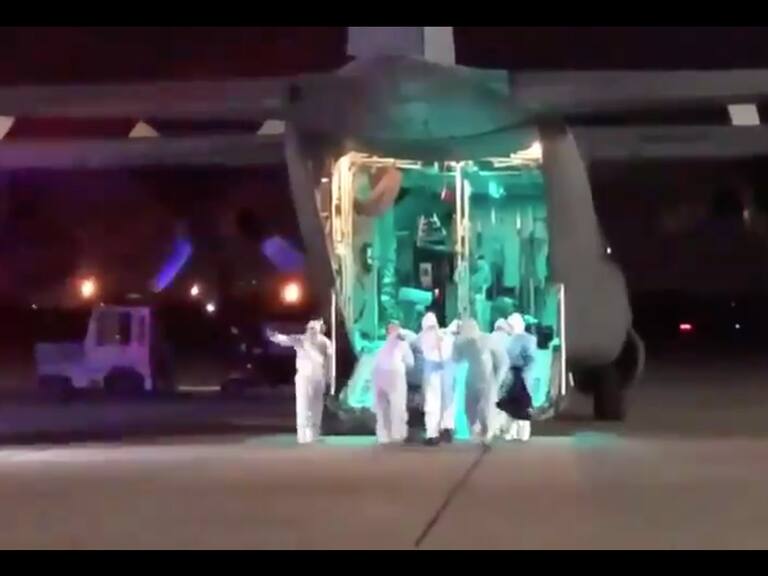 Covid-19: Paciente de 61 años fue trasladado de urgencia de Temuco a Santiago