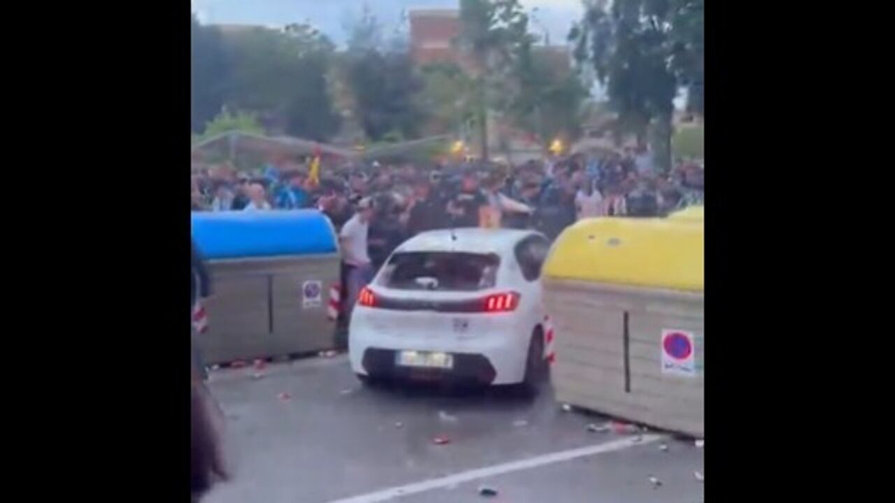 Atropello masivo a hinchas del Espanyol marcó la previa del ‘Clásico Catalán’ | Captura de pantalla