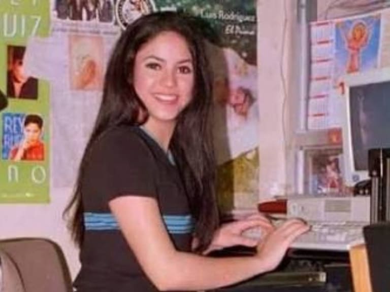 “Me da la impresión de que ya he visto esto”: Shakira sorprende a las redes al recrear icónica imagen tomada en 1997