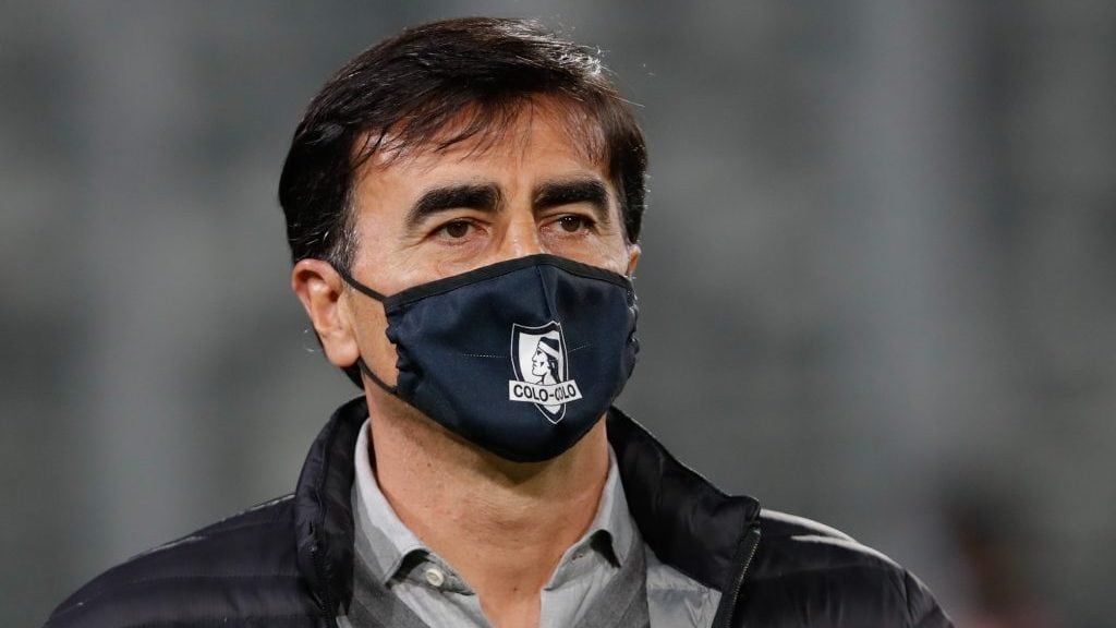 11 de Abril del 2021/SANTIAGOEl Director Tecnico de Colo Colo Gustavo Quinteros(c) ,durante el partido valido por la tercera fecha del Campeonato Nacional AFP PlanVital 2021, entre Colo Colo vs O'Higgins, disputado en el Estadio Monumental.
FOTO:FRANCISCO LONGA/AGENCIAUNO