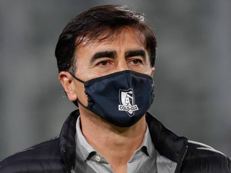 11 de Abril del 2021/SANTIAGOEl Director Tecnico de Colo Colo Gustavo Quinteros(c) ,durante el partido valido por la tercera fecha del Campeonato Nacional AFP PlanVital 2021, entre Colo Colo vs O'Higgins, disputado en el Estadio Monumental.
FOTO:FRANCISCO LONGA/AGENCIAUNO