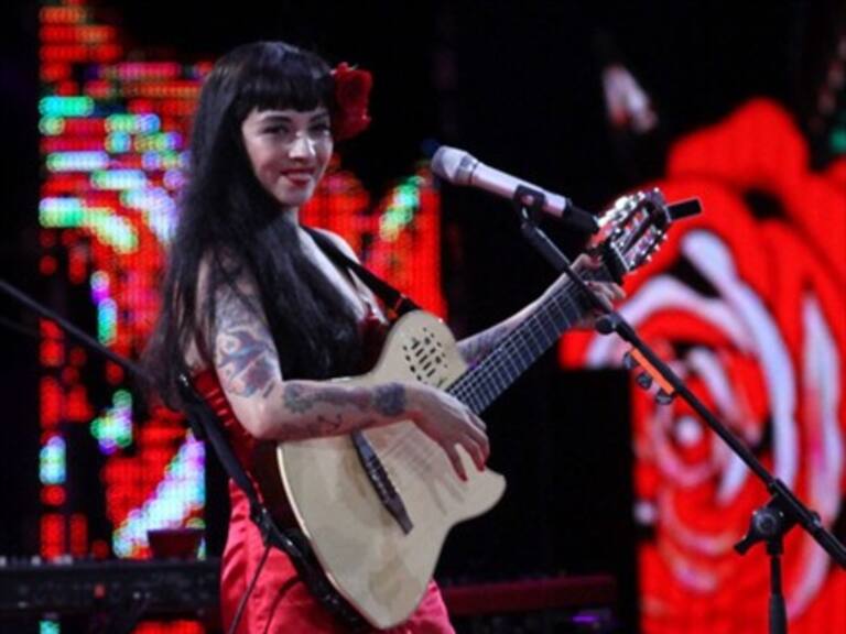 Escucha «Qué he sacado con quererte», el tema que une a Mon Laferte con Inti-Illimani