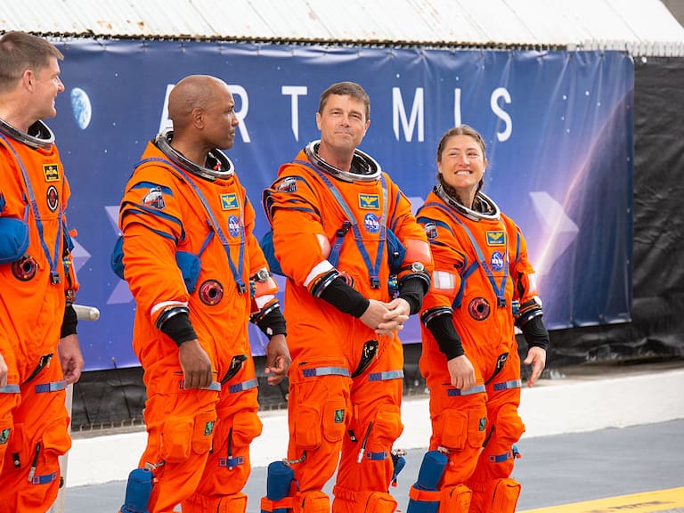 ¿Qué es el escudo térmico que protege a los tripulantes del Artemis II? Chileno de la NASA lo explica