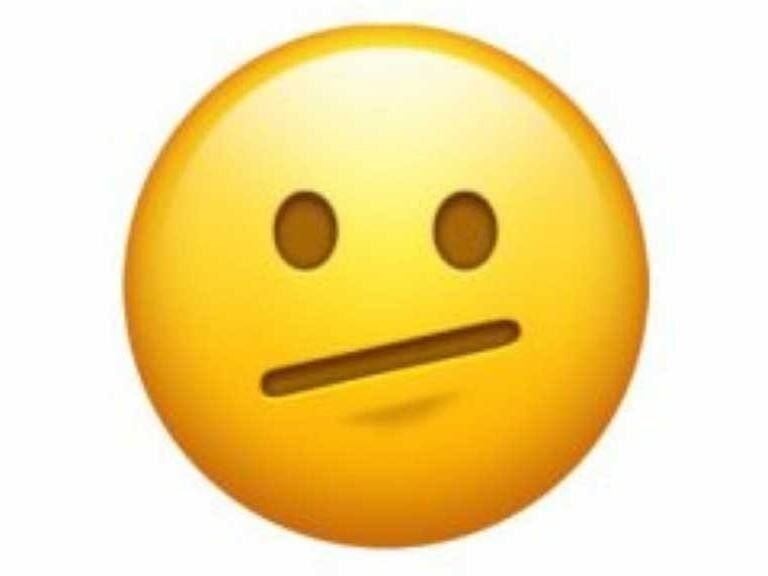 Cara con boca diagonal en WhatsApp