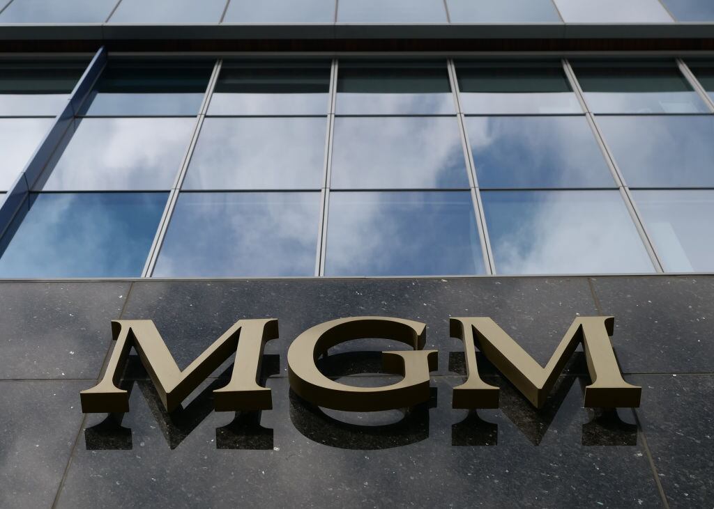 El logo de la Metro-Goldwyn-Mayer en su sede en California