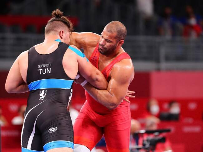 Yasmani Acosta avanzó a semifinales y disputará medallas en la lucha grecorromana de Tokio 2020