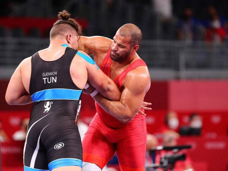 Yasmani Acosta avanzó a semifinales y disputará medallas en la lucha grecorromana de Tokio 2020