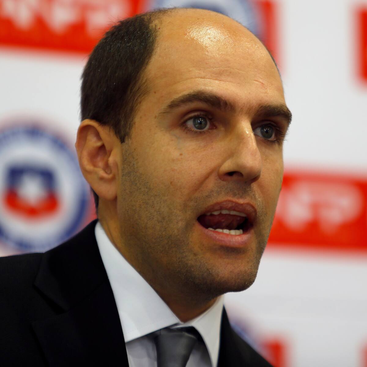 “Puede volver a Chile, pero…”: la advertencia de la Fiscalía tras el sobreseimiento de Sergio Jadue