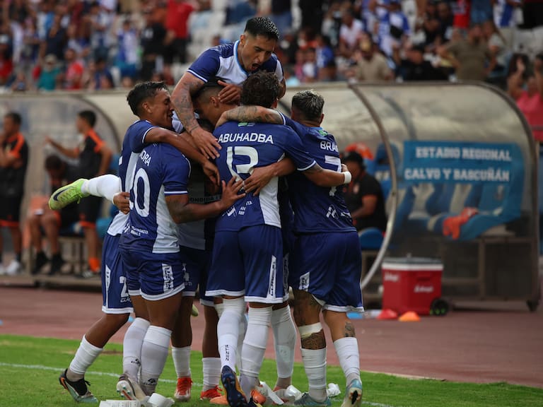 Deportes Antofagasta se refuerza con dos exfutbolistas de Universidad de Chile