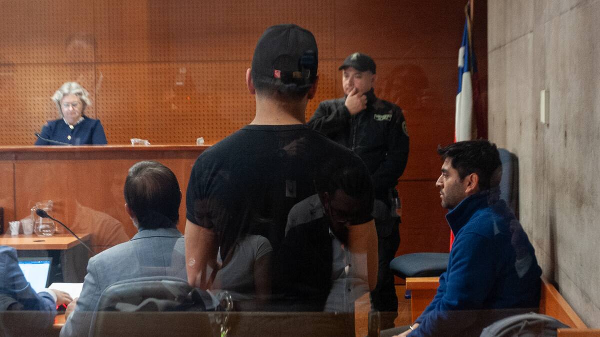Defensa del padre de niña fallecida en Las Condes apunta contra la madre tras accidente