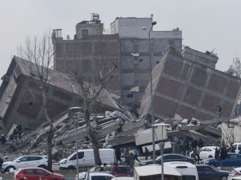 Terremoto en Turquía: detienen a 10 empresarios inmobiliarios sospechosos del derrumbe de edificios