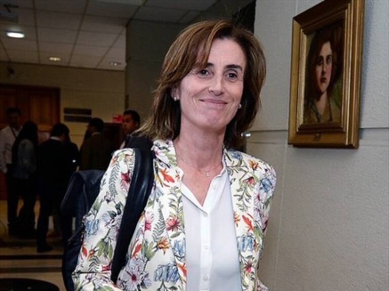 Marcela Cubillos confirmó que durante la tarde del domingo se tomará la decisión de suspender clases