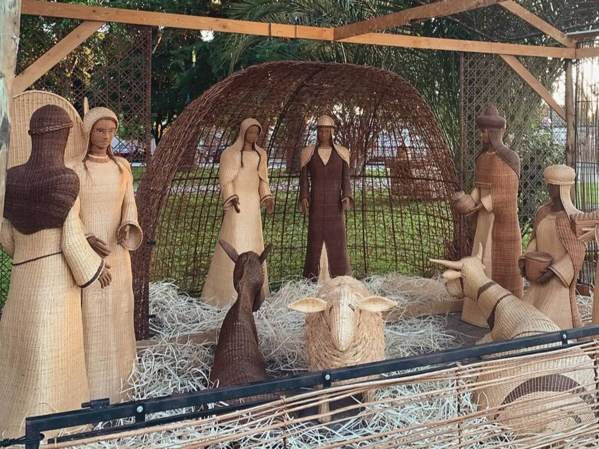 Pesebre de mimbre se roba las miradas en la celebración navideña de Chimbarongo
