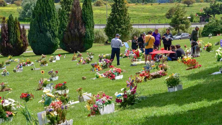 Día de Todos los Santos: cómo enseñar a los niños a transformar el miedo a la muerte en aprendizaje emocional