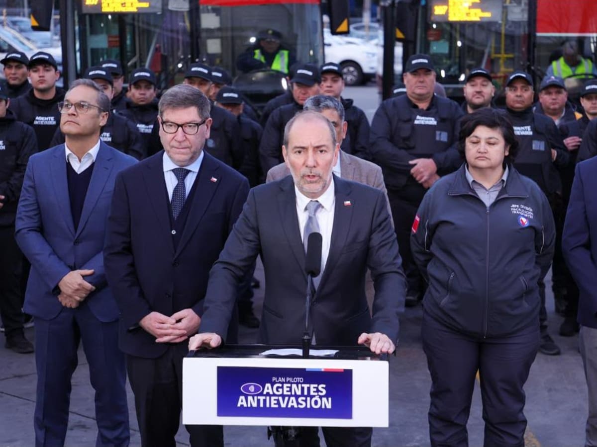 Gobierno lanza plan antievasión con 90 agentes en buses: ¿En qué consiste y qué recorrido abarcará?