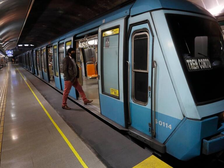 Metro de Santiago a Bajos de Mena
