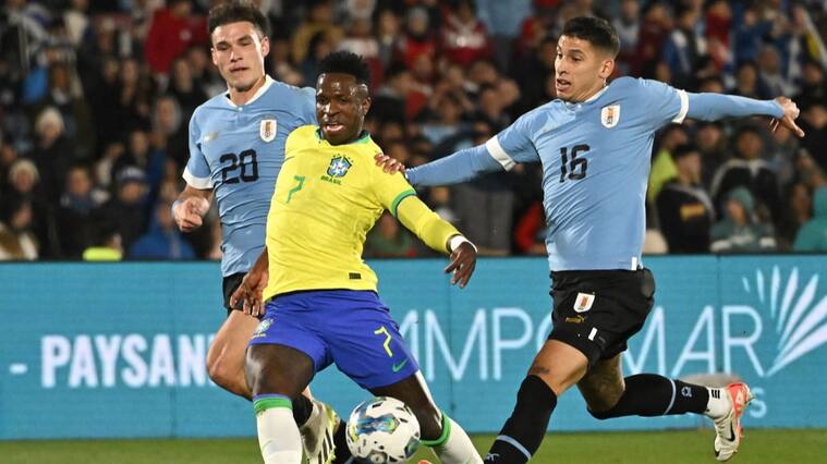 https://www.adnradio.cl/futbol/2023/10/17/bielsa-y-uruguay-tumban-a-brasil-en-montevideo-y-quedan-a-la-caza-de-argentina-en-las-clasificatorias-sudamericanas.html