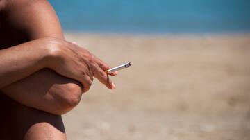 Prohibición de fumar en playas de Chile: ¿De cuánto es la multa si uno no cumple con la normativa?