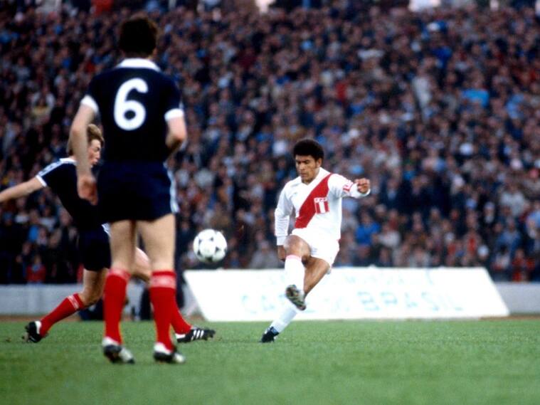 Héctor Chumpitaz Con Perú ante Escocia en el Mundial de 1978