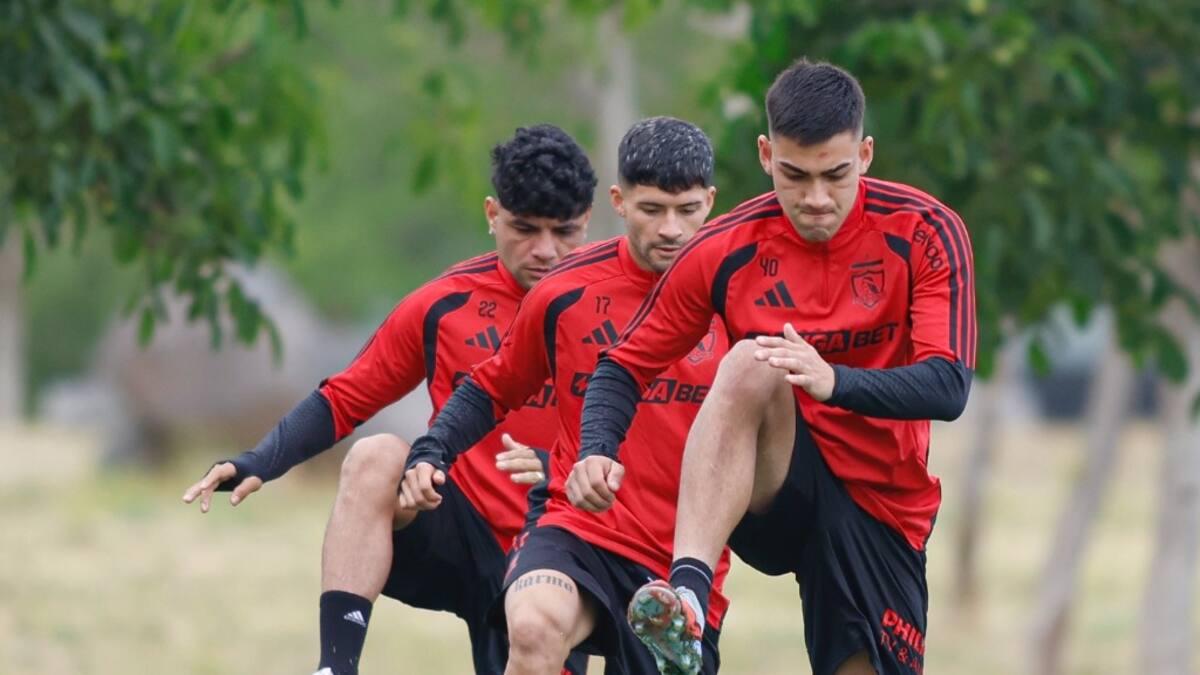 No entró en los planes de Ortiz: otro jugador se va de Colo Colo en busca de minutos