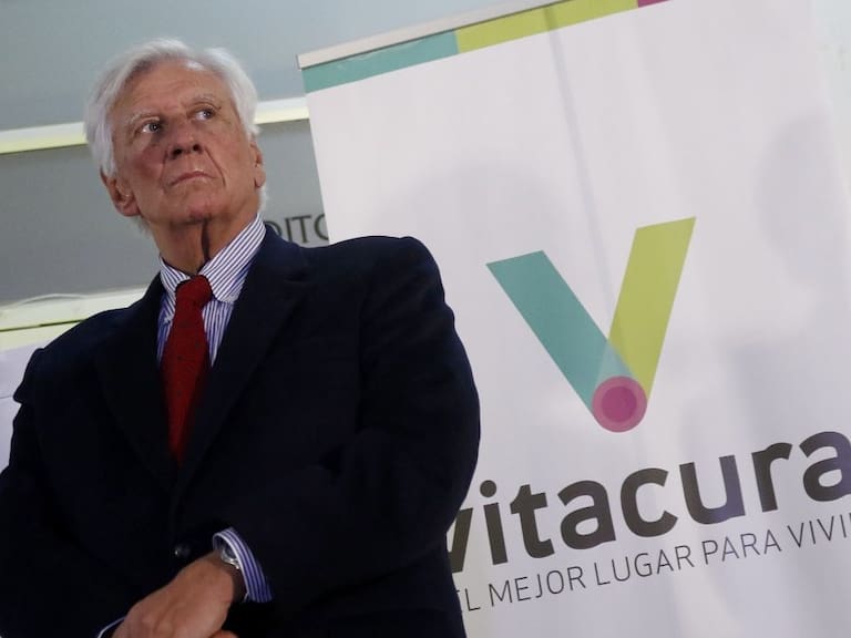 Investigación contra exalcalde de Vitacura, Raúl Torrealba, revela cuenta con $2.300 millones y cientos de depósitos en efectivo