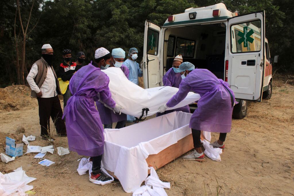 El funeral de una víctima del coronavirus en India