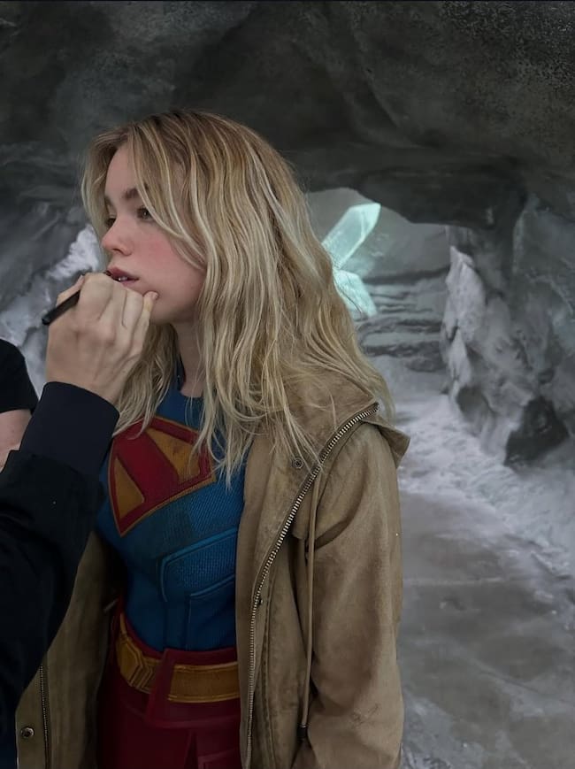 Milly Alcock como Supergirl para Superman
