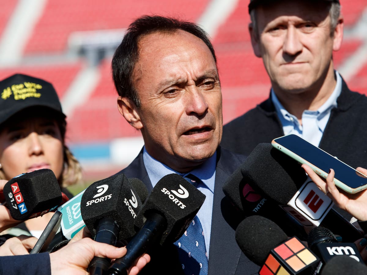 Ministro del Deporte responde sobre el Estadio Nacional y suspensión de los conciertos de Shakira: “La superficie de la cancha estaba en buen estado”