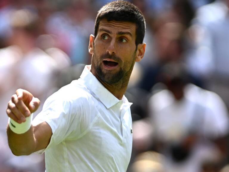 Novak Djokovic abrocha su paso a los cuartos de final de Wimbledon