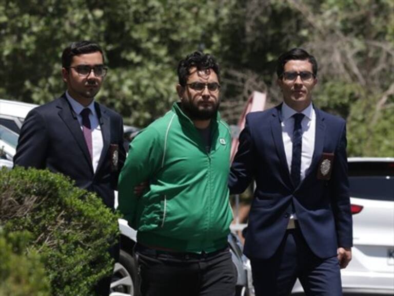 Roberto Campos, profesor acusado de daños a la estación San Joaquín, fue reformalizado