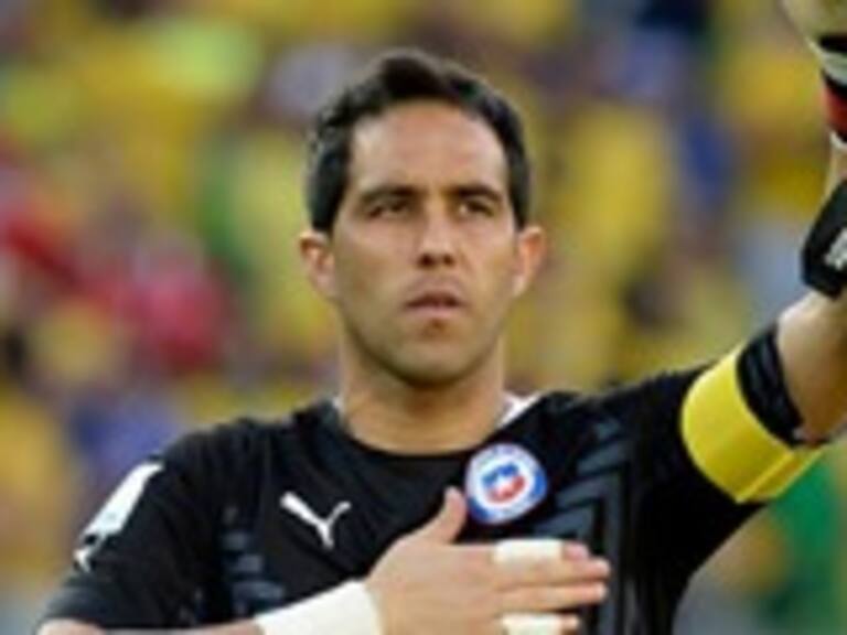 Claudio Bravo fue escogido como el quinto mejor arquero de 2014