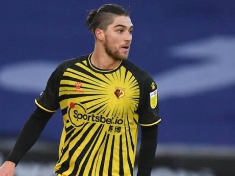 Francisco Sierralta sumó su sexta titularidad consecutiva en derrota del Watford ante el Queens Park Rangers por la Championship