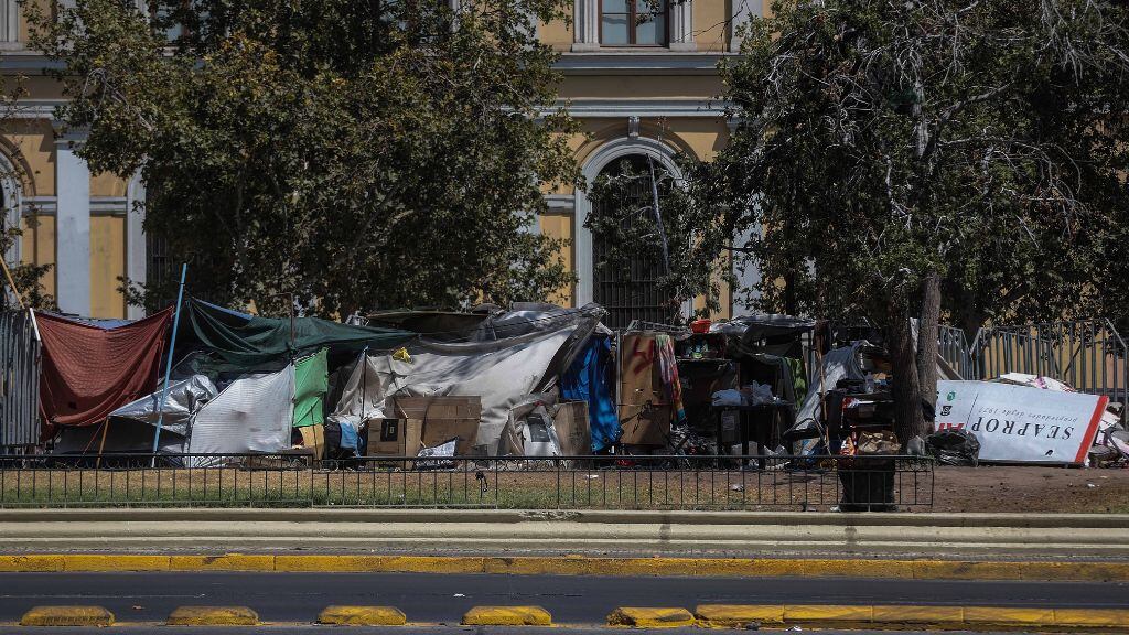Reconocido youtuber muestra la cruda realidad que vio en las poblaciones de Santiago