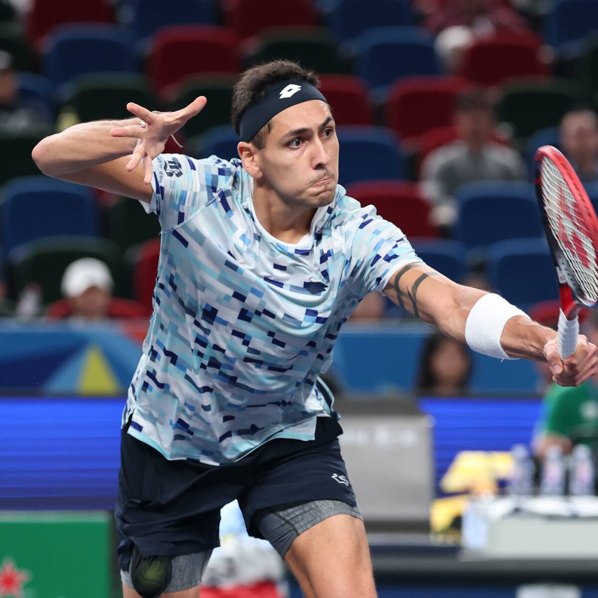 Alejandro Tabilo demostró su categoría ante el 114 del mundo y avanzó a cuartos de final en el ATP de Almaty