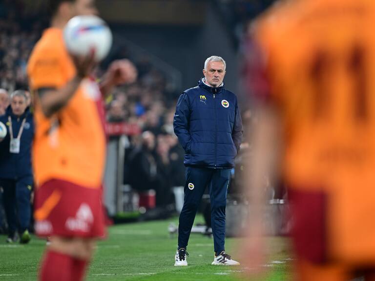 La insólita agresión de José Mourinho a un DT rival en Turquía