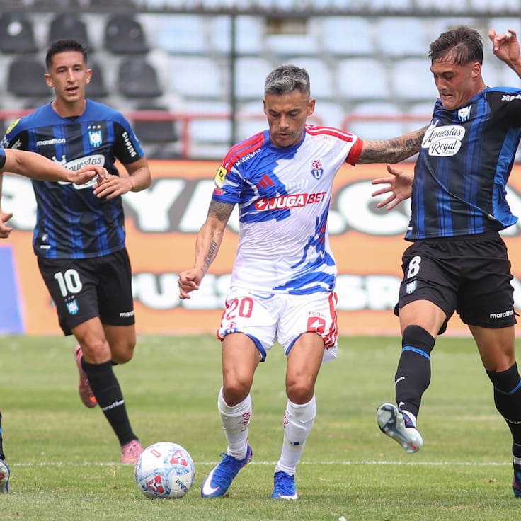 Charles Aránguiz respalda a Meneghini tras caer ante Huachipato: “El partido pasa por nosotros, los jugadores”